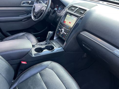 Used 2018 Ford Explorer Sport w/ Equipment Group 401A image 18