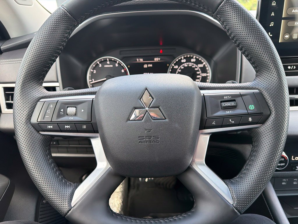 Used 2025 Mitsubishi Outlander SE AWD/4WD image 51