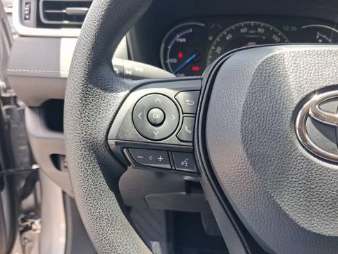 Used 2025 Toyota RAV4 XLE AWD/4WD image 17