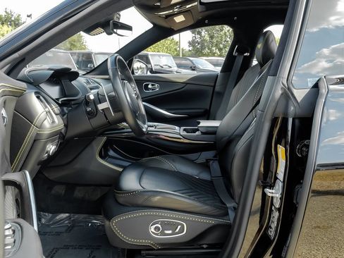 Used 2021 Aston Martin DBX AWD/4WD image 42