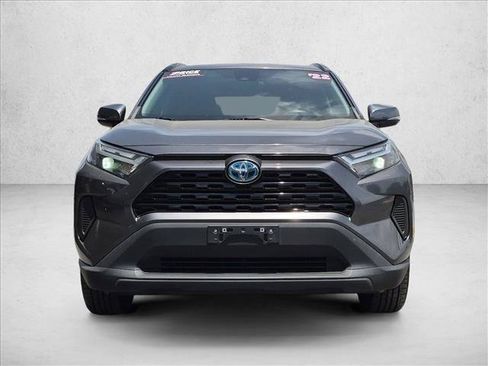 Used 2022 Toyota RAV4 XLE w/ Convenience Package AWD/4WD image 2