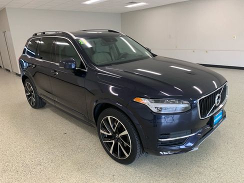 Used 2019 Volvo XC90 T6 Momentum w/ Advanced Package AWD/4WD image 3