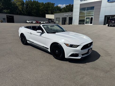 Used 2016 Ford Mustang Premium image 12