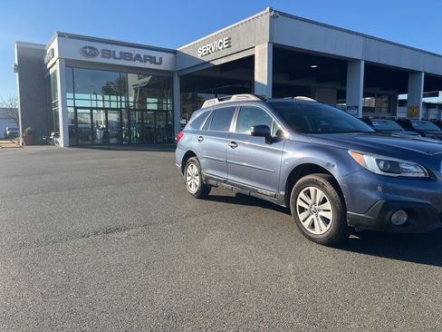 Used 2015 Subaru Outback 2.5i Premium image 4