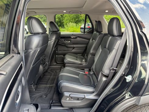Used 2024 Honda Pilot Touring image 27