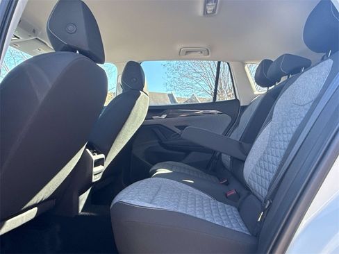 Used 2025 Volkswagen Tiguan S image 17