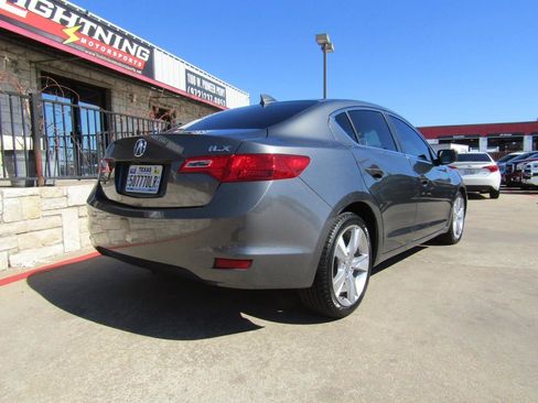 Used 2013 Acura ILX w/ Technology Package image 4