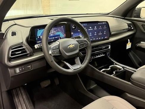 New 2026 Chevrolet Traverse LT w/ Sun and Wheel Package FWD image 27