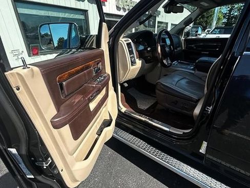 Used 2018 RAM 1500 Laramie Longhorn w/ Longhorn Southfork Package AWD/4WD image 5