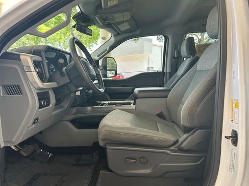 Used 2025 Ford F350 XLT w/ FX4 Off-Road Package AWD/4WD image 5