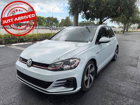 Used 2018 Volkswagen GTI SE FWD image 2