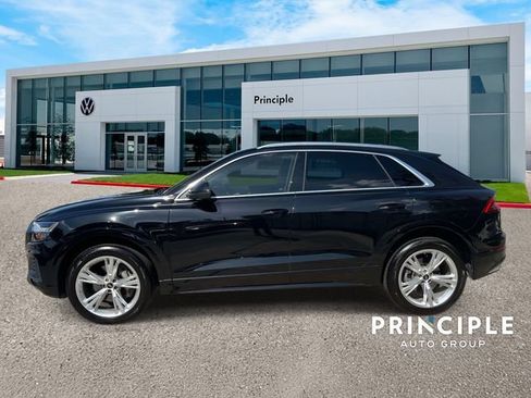 Used 2023 Audi Q8 Premium AWD/4WD image 6