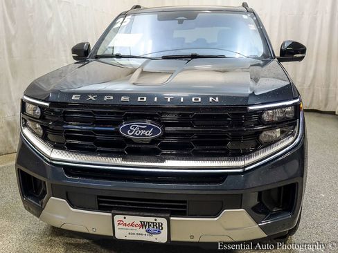 Used 2025 Ford Expedition Platinum w/ Platinum Ultimate Package AWD/4WD image 6