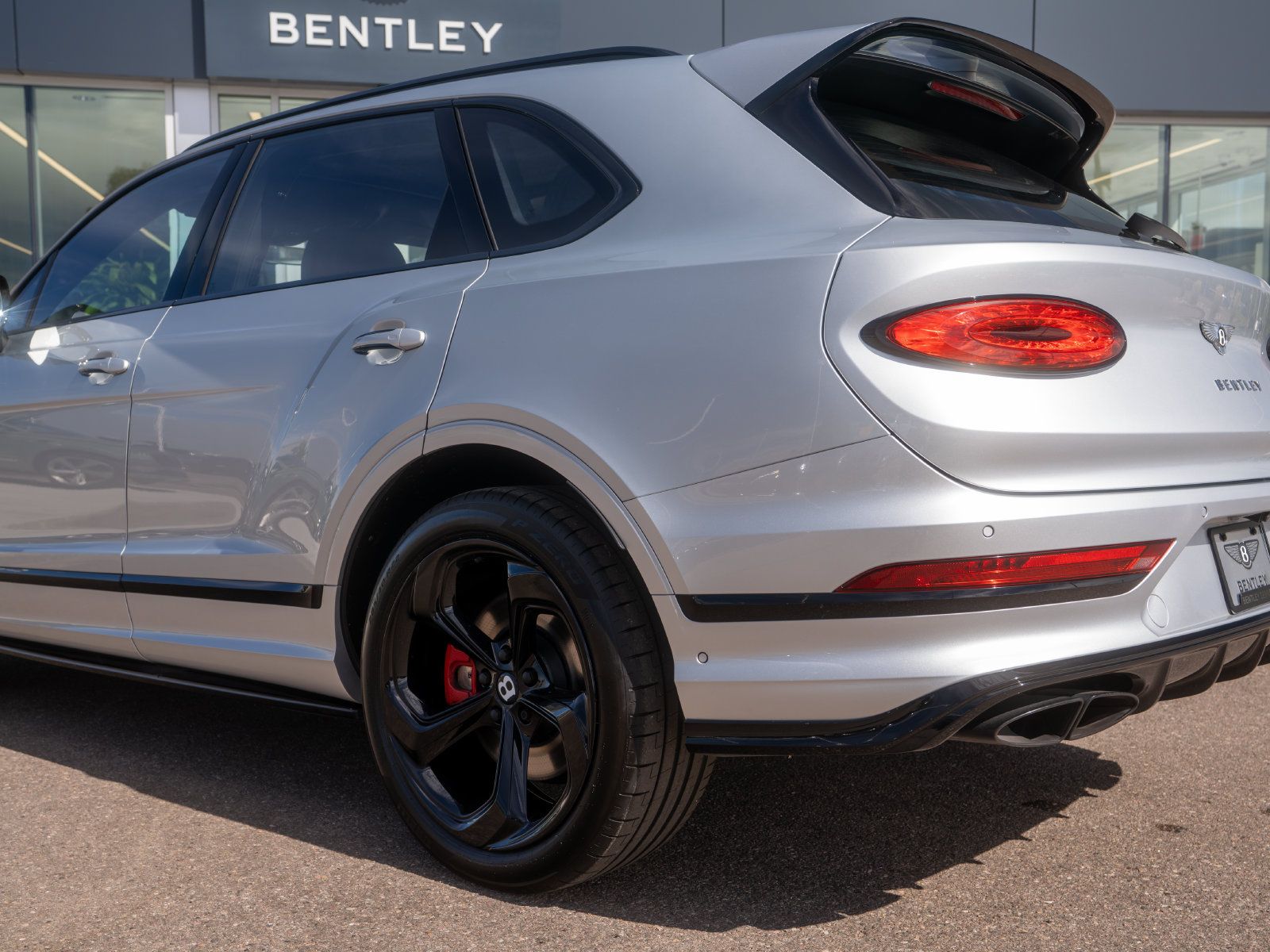 Used 2023 Bentley Bentayga AWD/4WD image 11
