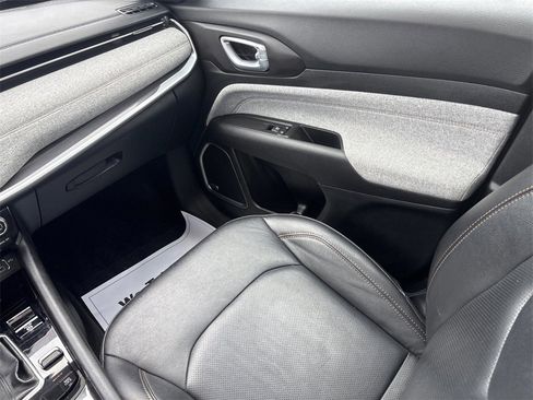 Used 2022 Jeep Compass Latitude w/ Sun and Sound Group image 15