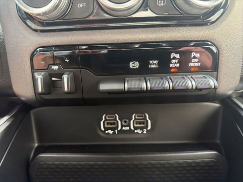 Used 2023 RAM 3500 Big Horn w/ Level 1 Equipment Group AWD/4WD image 35