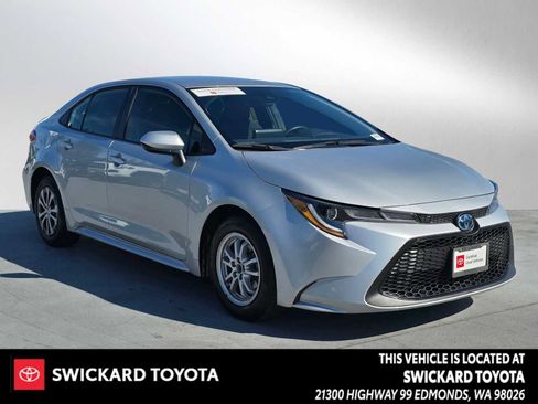 Certified 2022 Toyota Corolla LE image 1