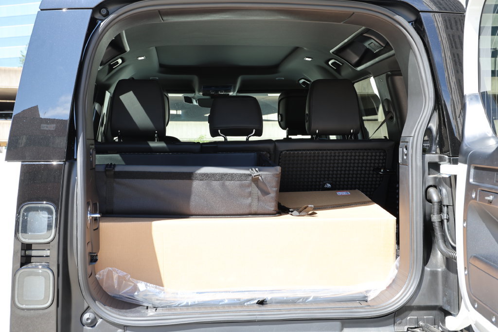 New 2026 Land Rover Defender 110 X-Dynamic SE AWD/4WD image 9