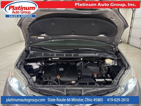 Used 2018 Toyota Sienna Limited Premium image 55