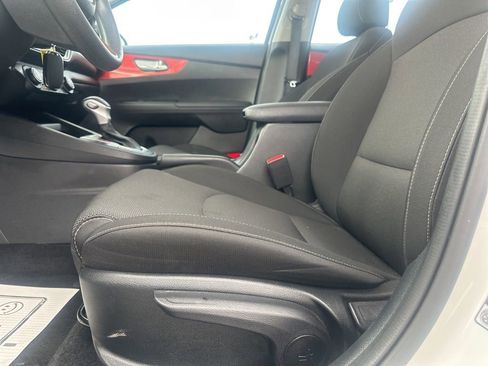 Used 2023 Kia Forte LXS w/ LXS Technology Package image 30