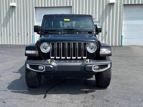 Used 2022 Jeep Gladiator Overland w/ Trailer Tow Package AWD/4WD image 2