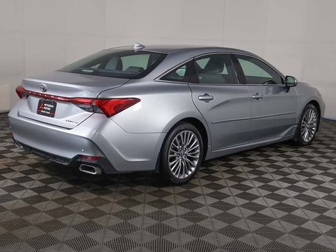 Used 2019 Toyota Avalon Limited image 14