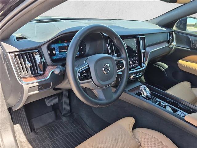 Used 2025 Volvo V60 B5 Cross Country Ultra w/ Protection Package Premier AWD/4WD image 10