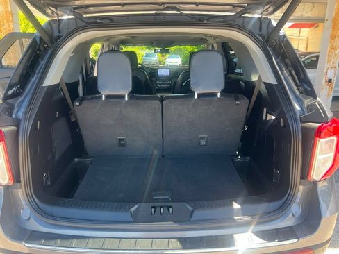 Used 2021 Ford Explorer Limited w/ Hybrid Equipment Group 310A AWD/4WD image 12