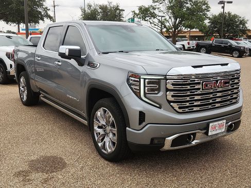 Used 2025 GMC Sierra 1500 Denali AWD/4WD image 7