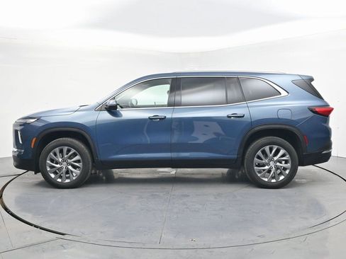 Used 2025 Buick Enclave Preferred image 3