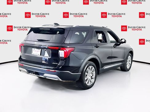 Used 2025 Ford Explorer Platinum AWD/4WD image 5