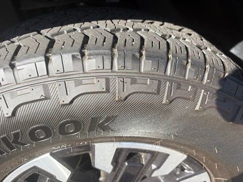 Used 2022 Nissan Frontier PRO-4X AWD/4WD image 28