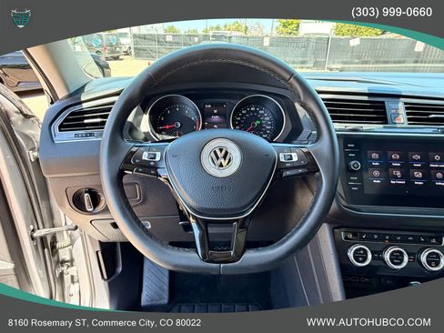 Used 2020 Volkswagen Tiguan SE w/ Panoramic Sunroof Package AWD/4WD image 15