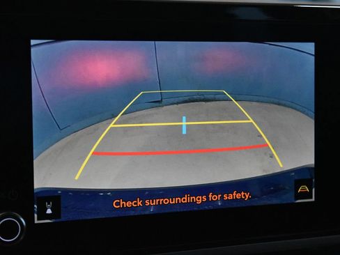 Used 2025 Toyota Camry SE image 12