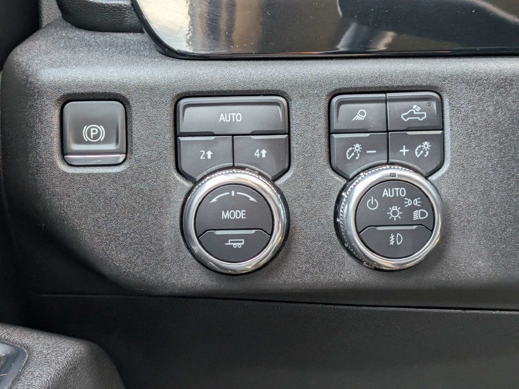 Used 2025 GMC Sierra 1500 SLT AWD/4WD image 19