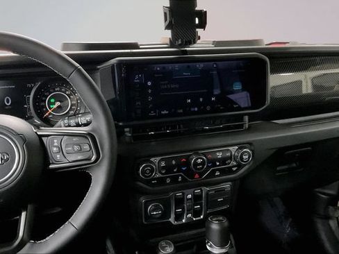 Used 2025 Jeep Wrangler Unlimited Sport AWD/4WD image 6
