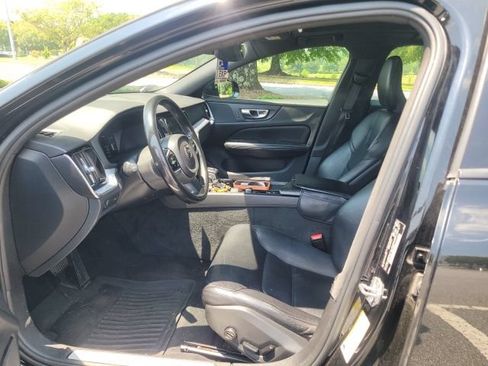 Used 2019 Volvo S60 T5 Momentum w/ Premium Package FWD image 14