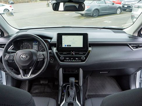 Used 2023 Toyota Corolla Cross LE w/ Moonroof Package AWD/4WD image 21