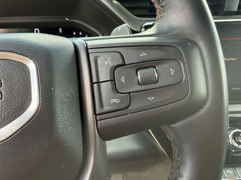 Used 2025 GMC Sierra 1500 AT4 w/ Technology Package AWD/4WD image 11