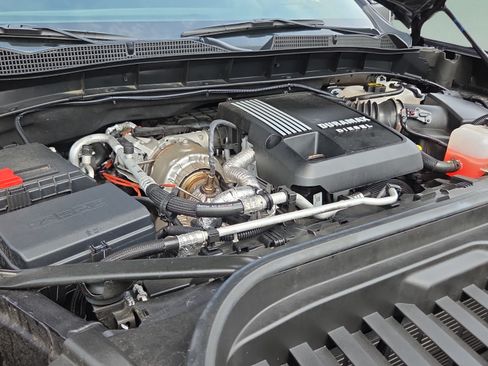 Certified 2025 GMC Sierra 1500 AT4 w/ Technology Package AWD/4WD image 18