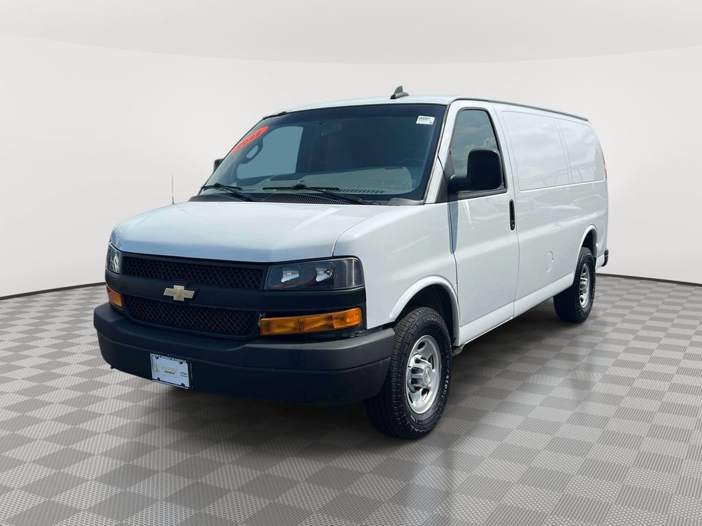 Used 2022 Chevrolet Express 2500 w/ Driver Convenience Package RWD image 3