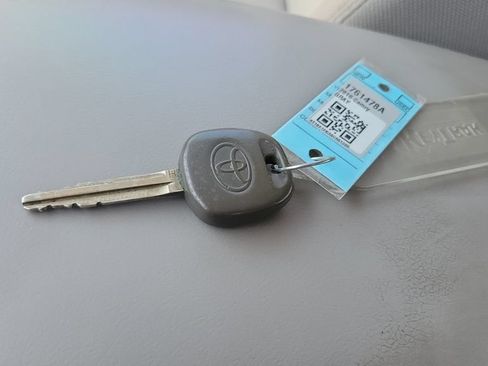 Used 2016 Toyota Camry LE FWD image 28