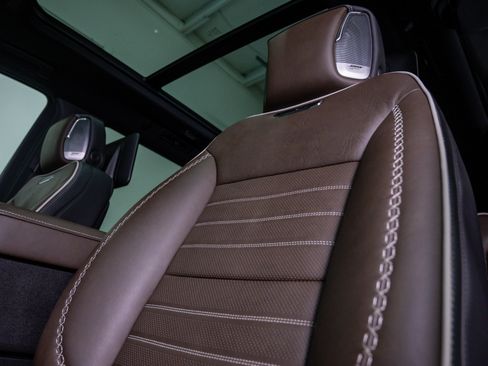 Used 2025 GMC Yukon Denali Ultimate AWD/4WD image 21