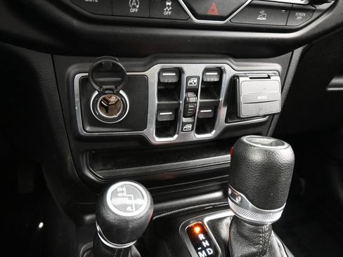 Used 2020 Jeep Gladiator Sport w/ Quick Order Package 24S AWD/4WD image 24