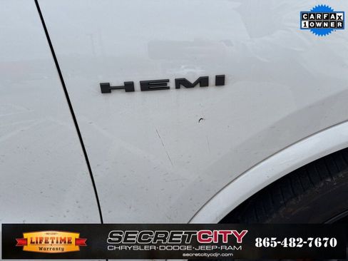 Used 2023 Dodge Durango R/T w/ Hemi Orange Plus Package image 11