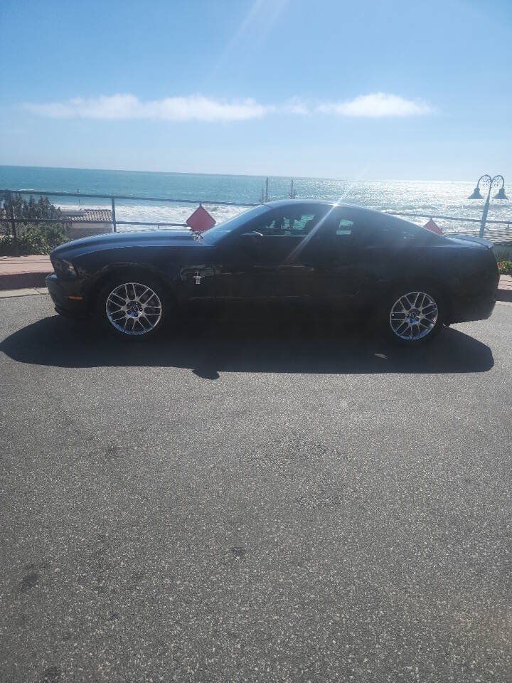 Used 2014 Ford Mustang Premium w/ Equipment Group 202A RWD image 15