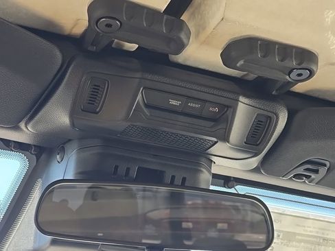 New 2026 Jeep Gladiator Sport image 31