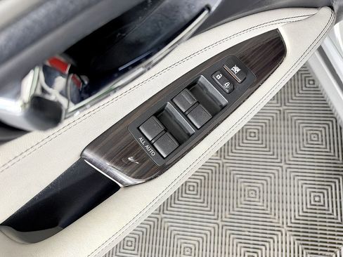 Used 2014 Lexus LS 460 w/ Comfort Package RWD image 34