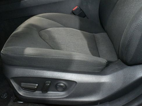 Used 2021 Toyota Camry LE image 13