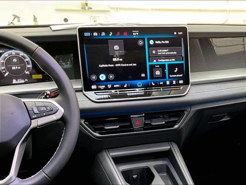 New 2026 Volkswagen Tiguan SE image 9